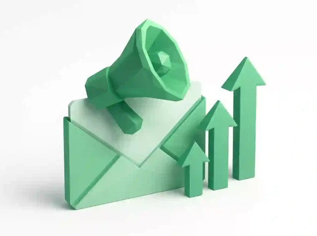 2026'da soğuk sosyal yardım e-posta kampanyalarını ve büyümeyi simgeleyen megafonlu ve yükselen oklu 3D yeşil zarf